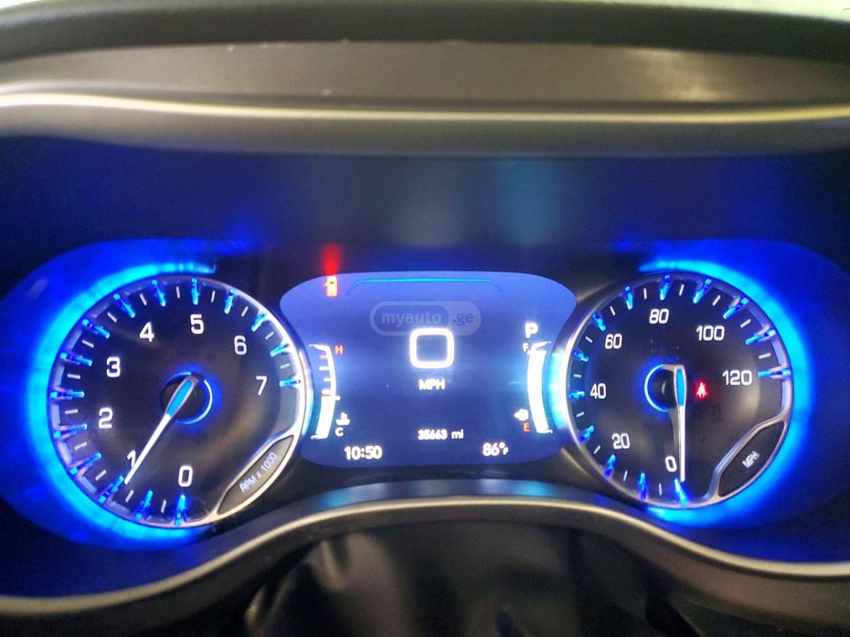 Chrysler Pacifica 2025 — миниатюра 9