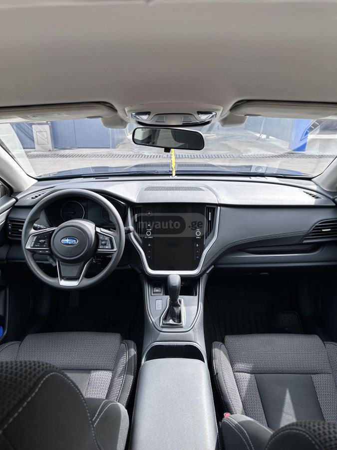 Subaru Premium 4dr All-Wheel Drive CV — миниатюра 8