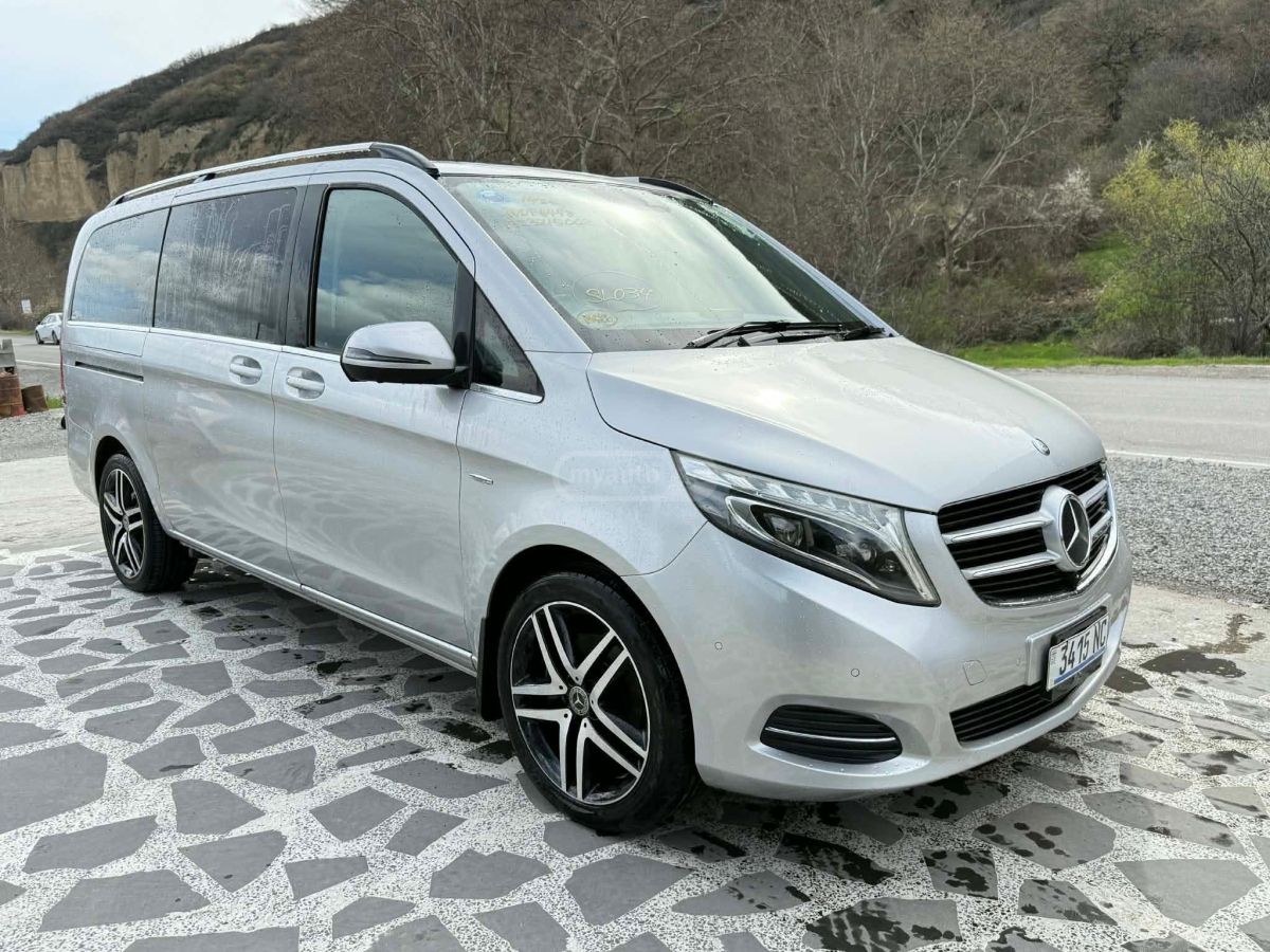 Mercedes-Benz V 220 - фото 1