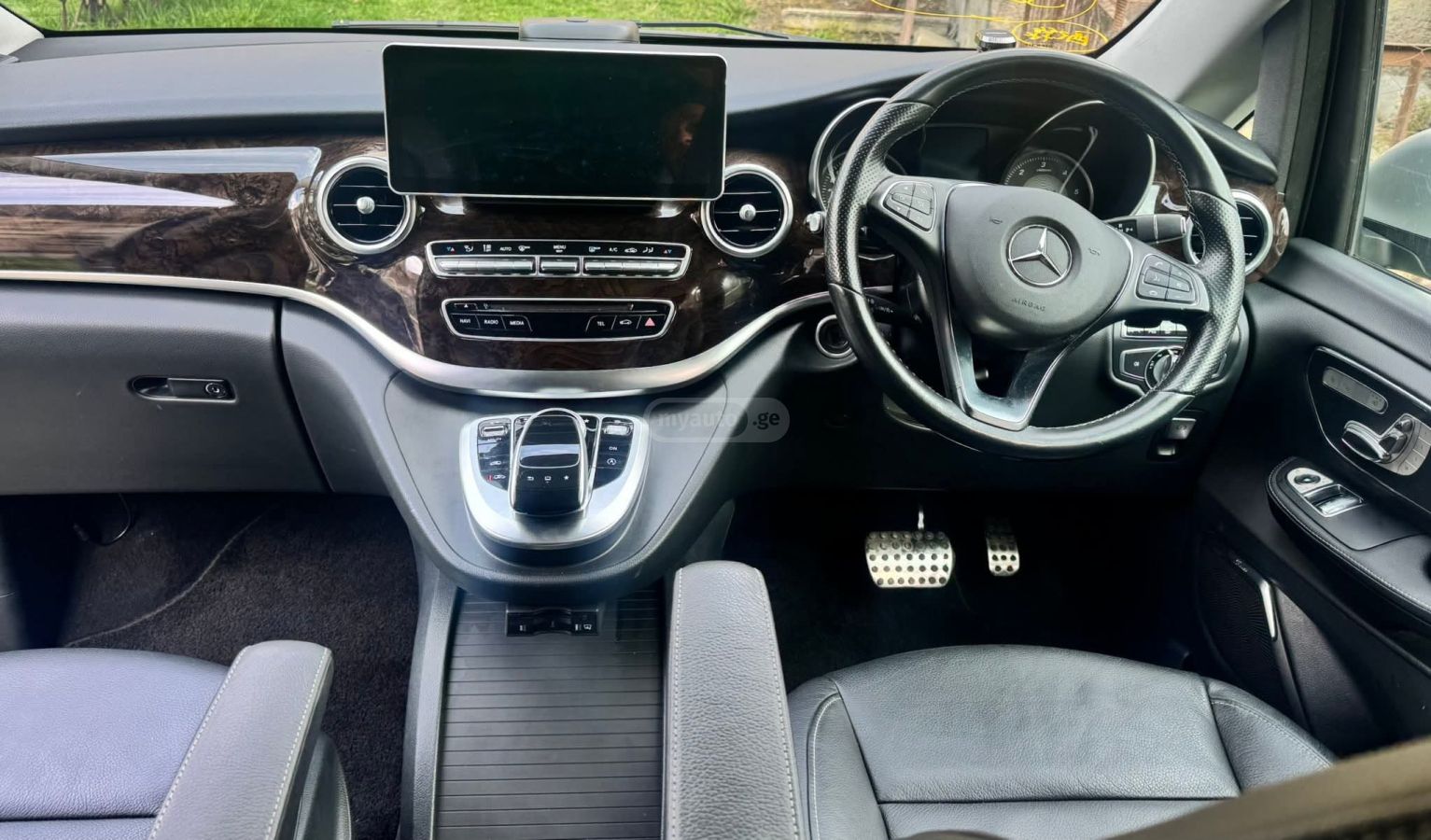 Mercedes-Benz V 220 - фото 10