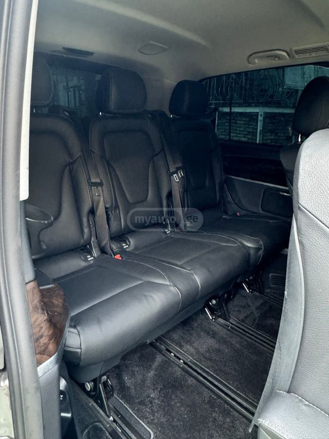 Mercedes-Benz V 220 - фото 12