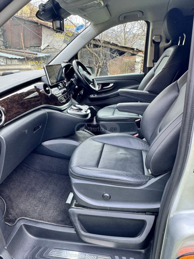 Mercedes-Benz V 220 - фото 14