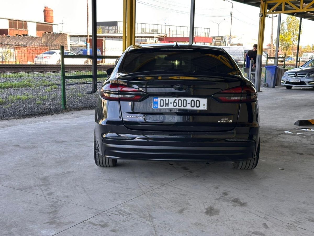 Ford Fusion - фото 4