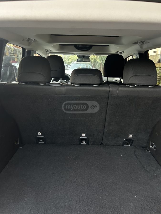 Jeep Renegade - фото 11