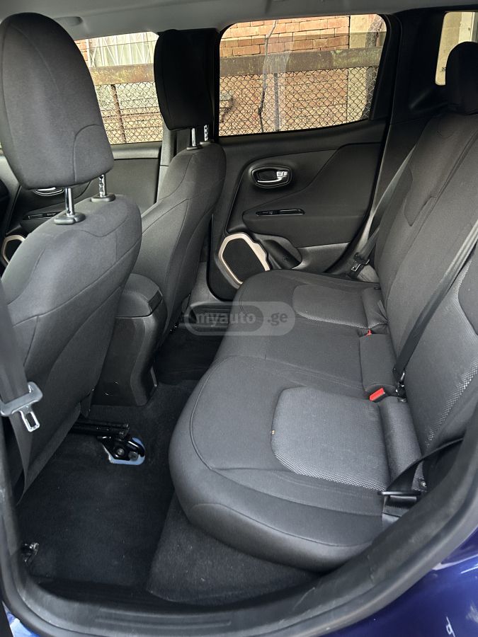 Jeep Renegade - фото 12