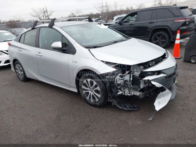 Toyota Prius - фото 1