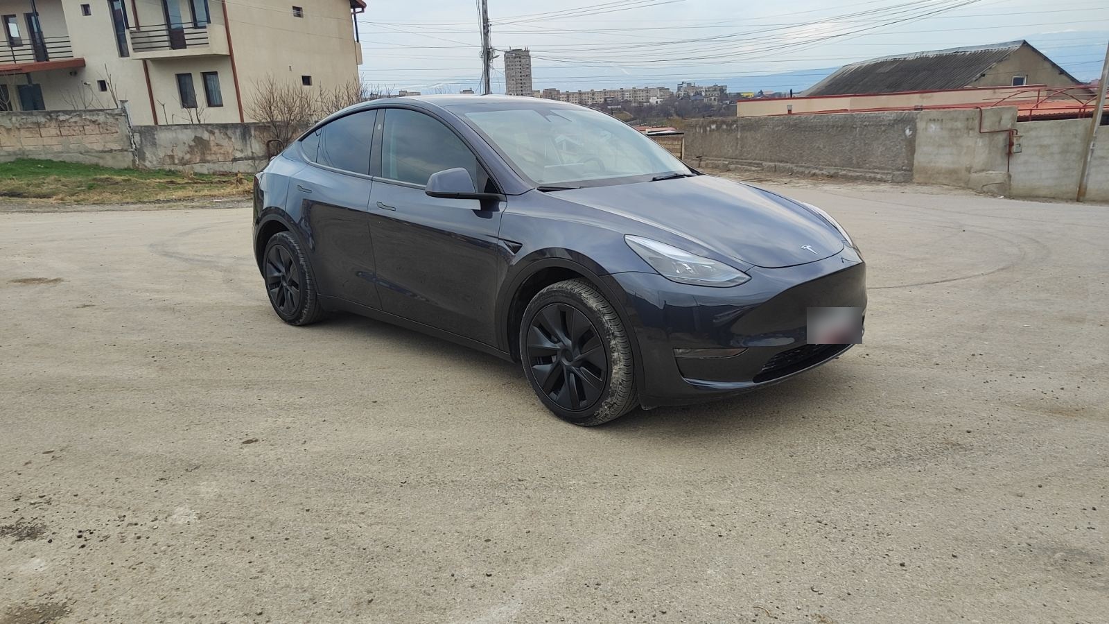 Tesla Model Y 2024 — фото 2 купить в Москве