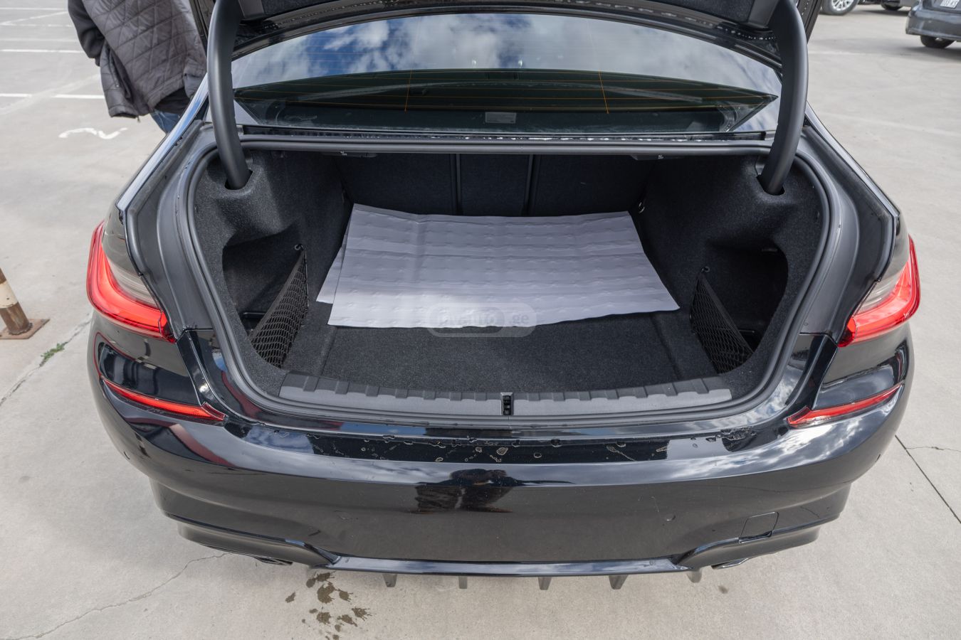 BMW Bmw 330i — миниатюра 7