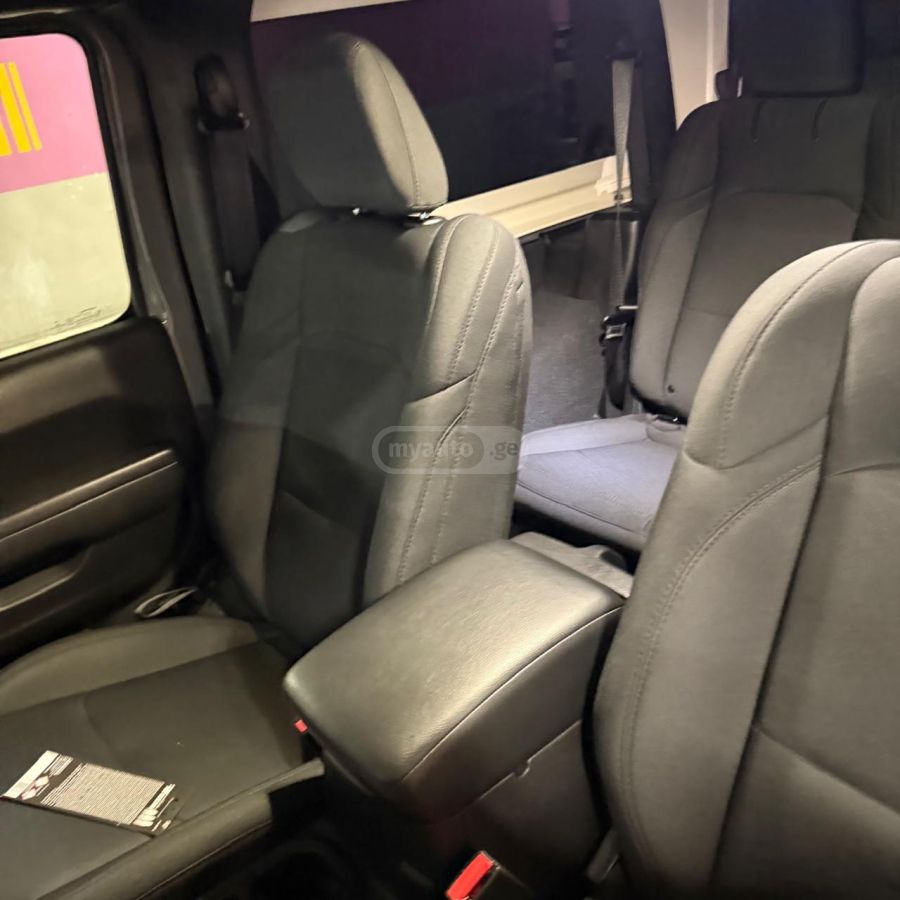 Jeep Wrangler - фото 3