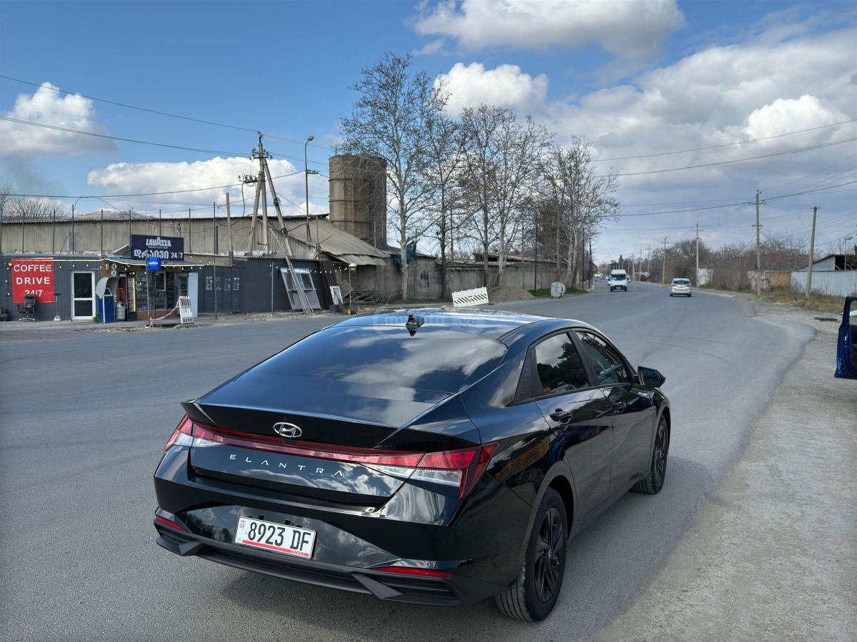 Hyundai SE 4dr Sedan CVT — миниатюра 3