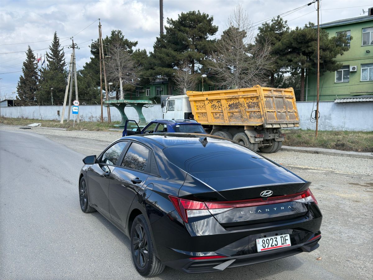 Hyundai SE 4dr Sedan CVT — миниатюра 4
