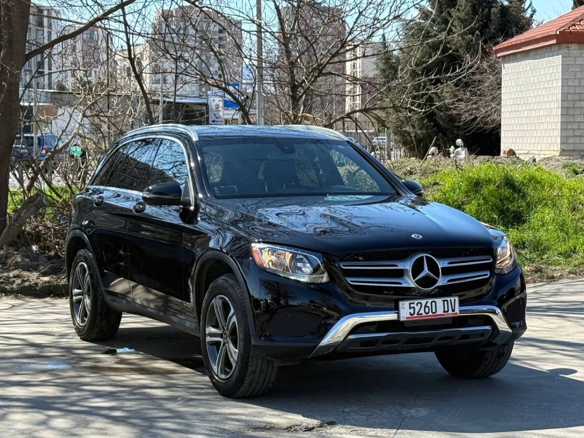 Mercedes-Benz GLC 300 - фото 1
