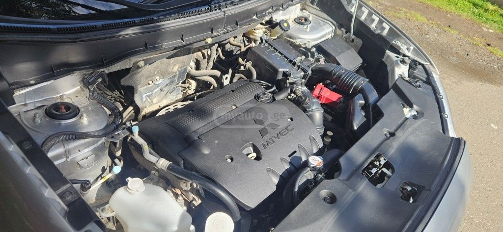 Mitsubishi Outlander Sport - фото 11