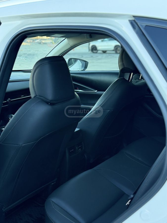 Mazda CX-30 2023 — фото 9 купить в Москве