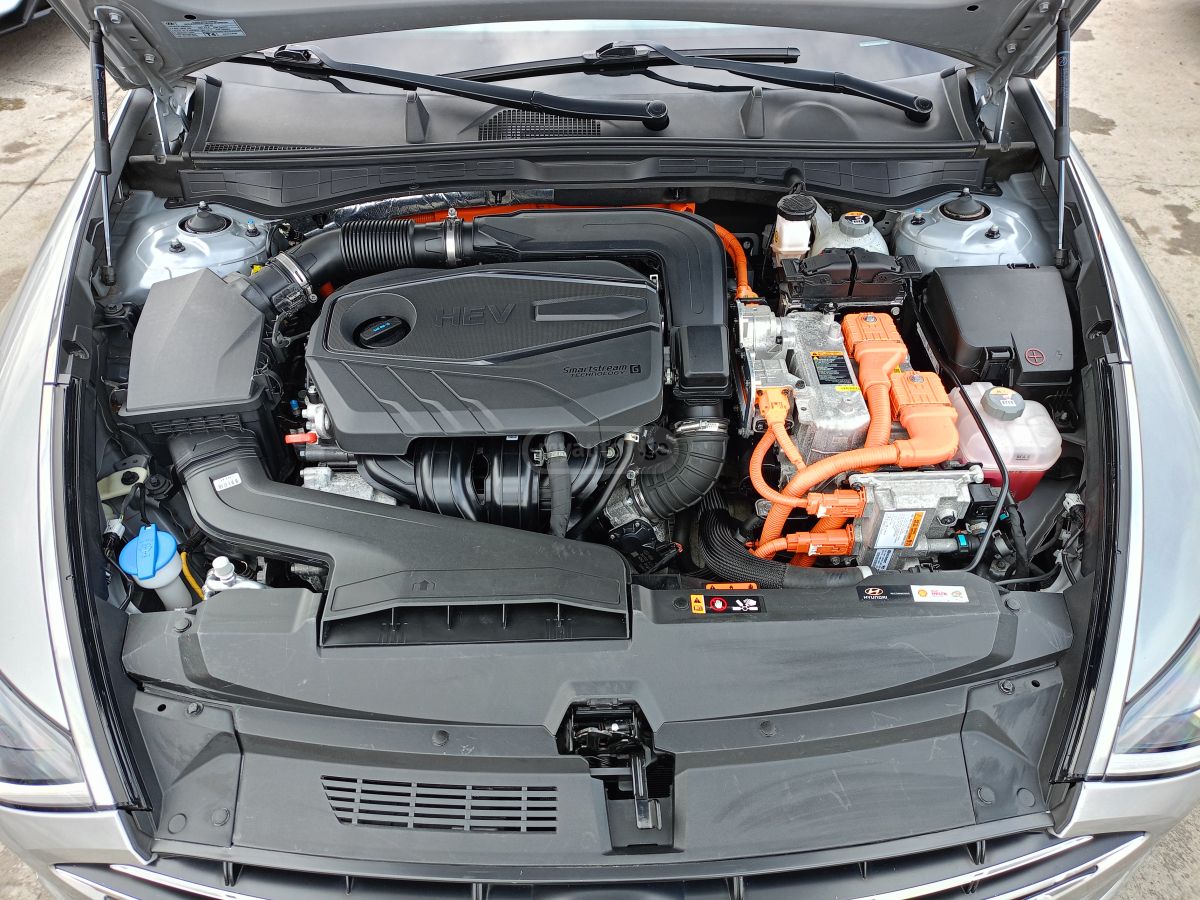 Hyundai Limited 4dr Sedan Automatic — миниатюра 7