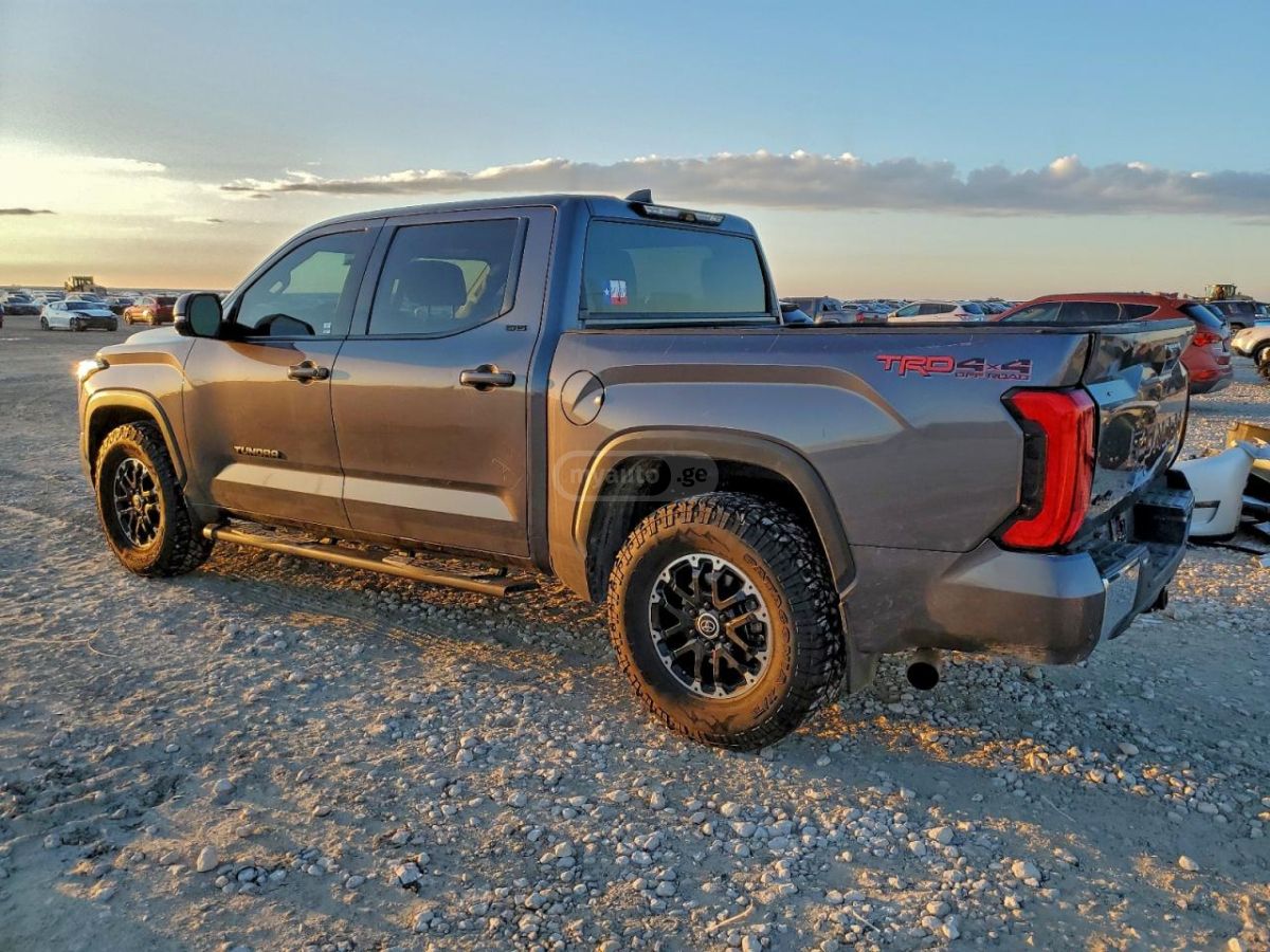 Toyota Tundra 2022 — миниатюра 2