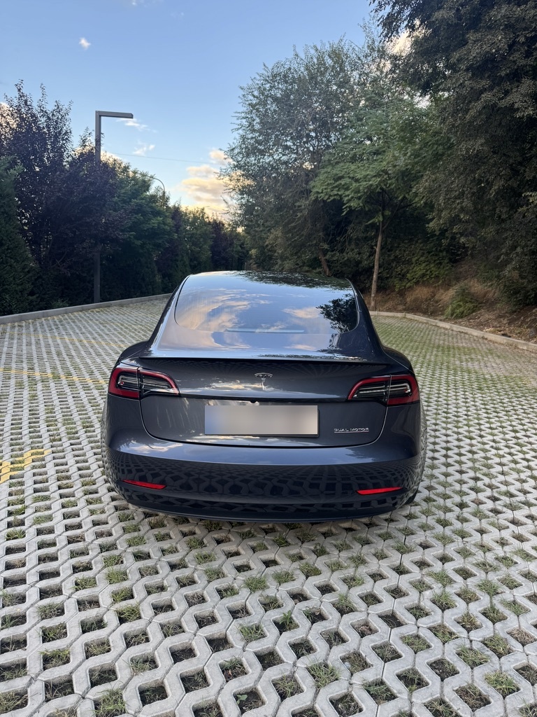 Tesla Model 3 - фото 4