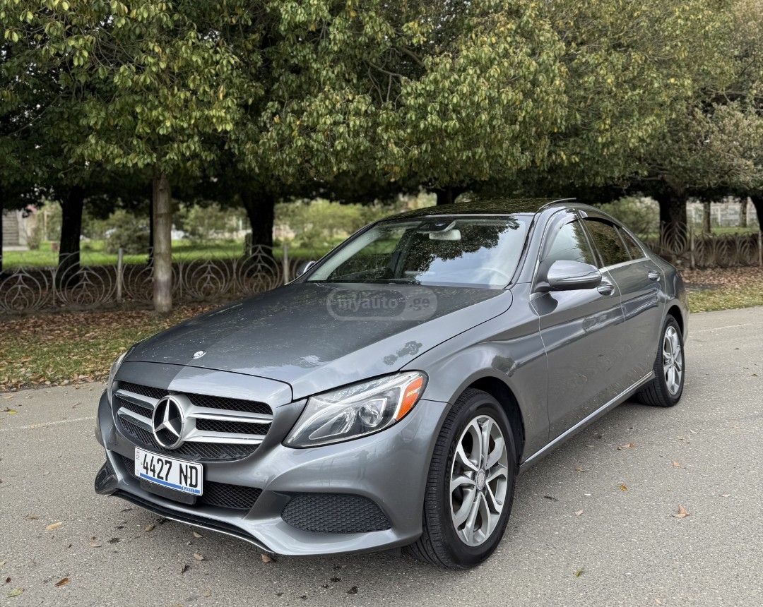 Mercedes-Benz C 300 - фото 1