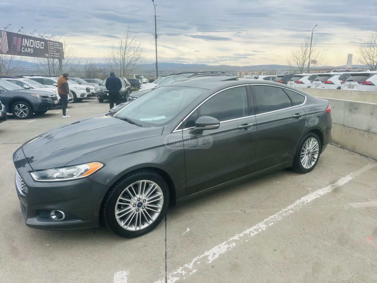 Ford Fusion - фото 1