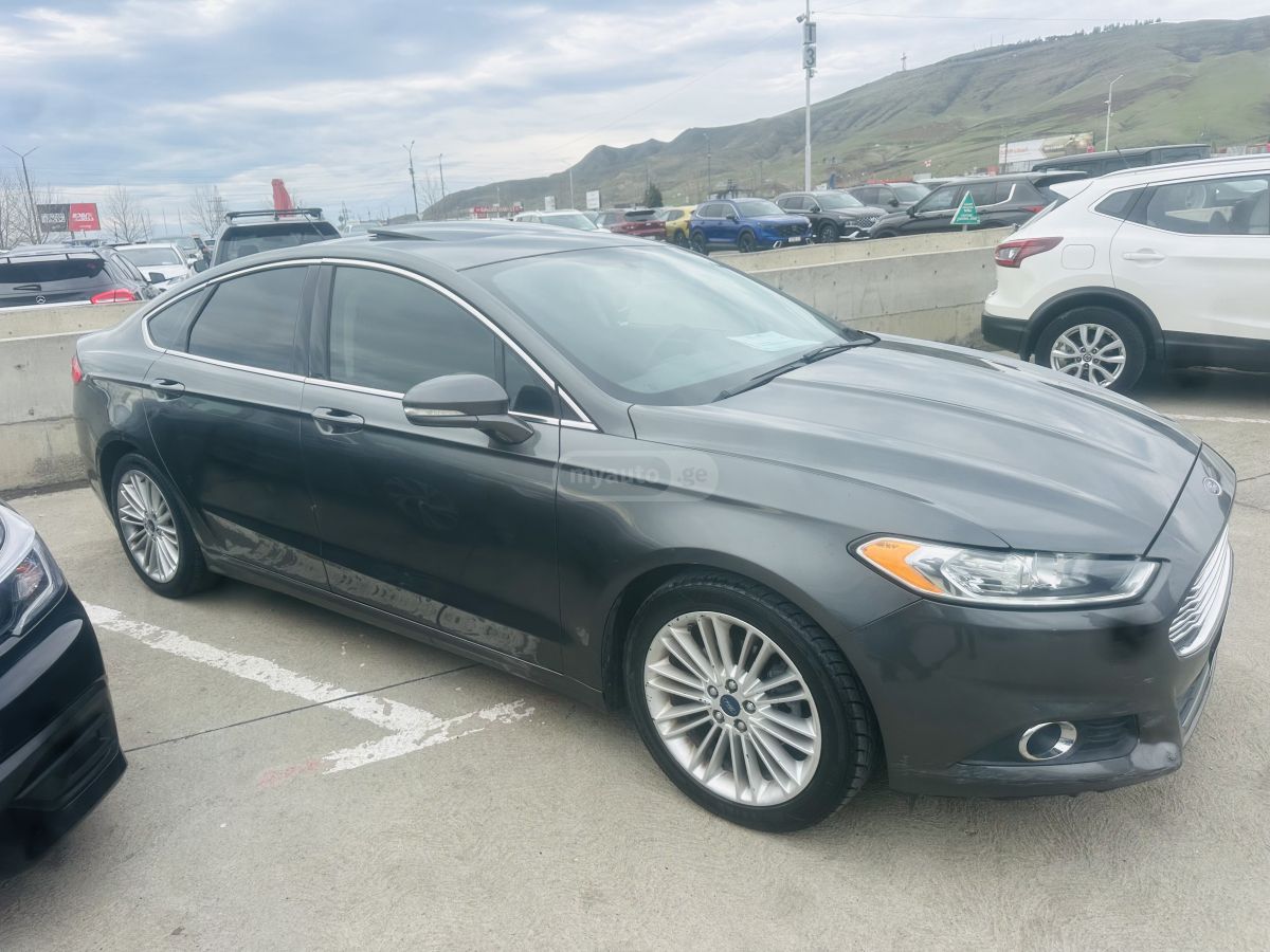 Ford Fusion - фото 2