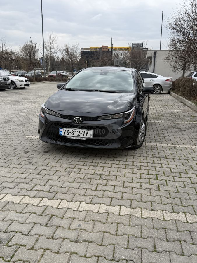 Toyota LE 4dr Sedan CVT — миниатюра 2