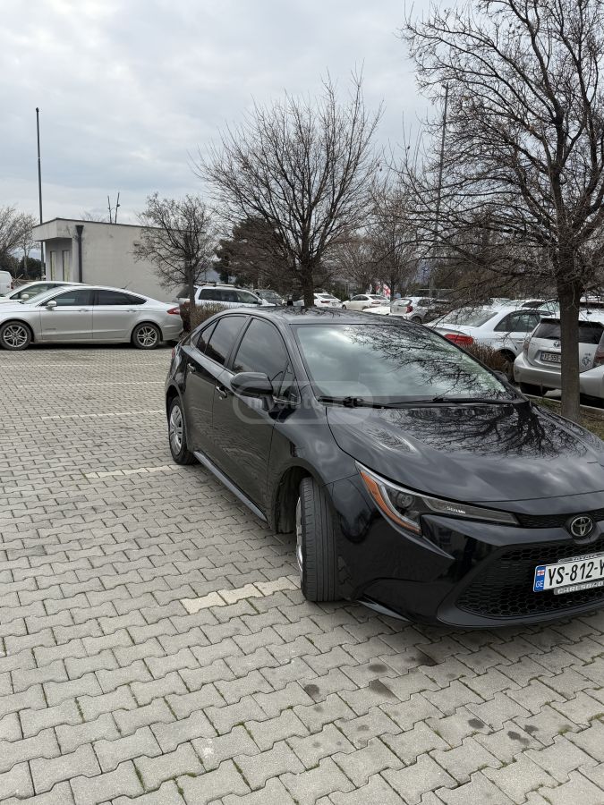 Toyota LE 4dr Sedan CVT — миниатюра 3