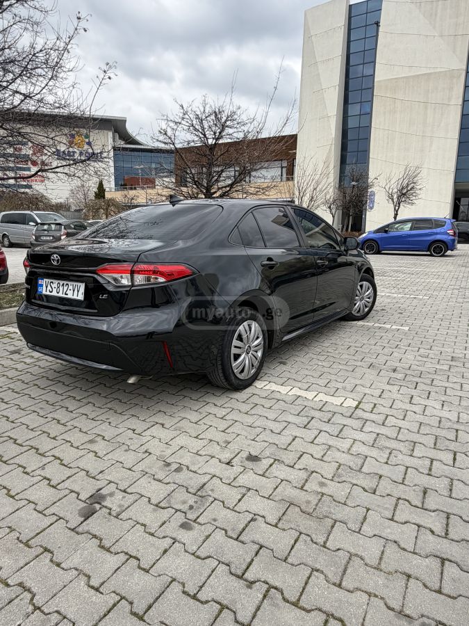 Toyota LE 4dr Sedan CVT — миниатюра 4