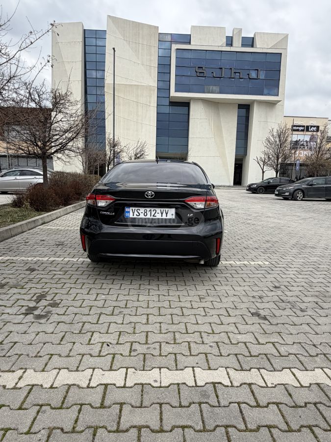 Toyota LE 4dr Sedan CVT — миниатюра 6