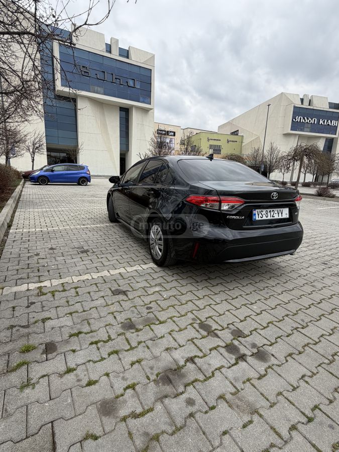 Toyota LE 4dr Sedan CVT — миниатюра 7