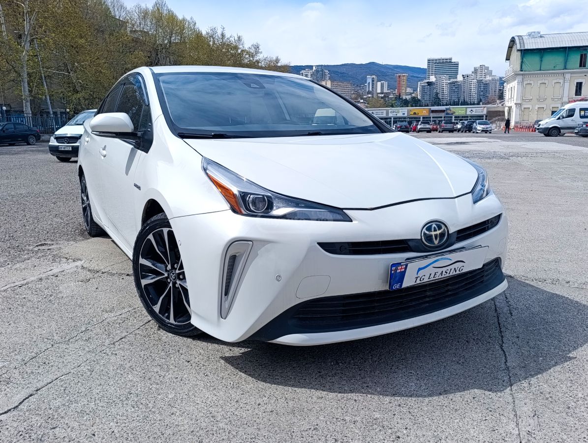Toyota Prius - фото 2