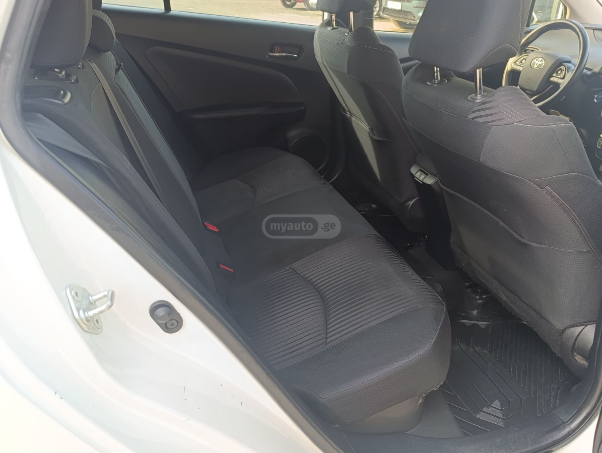 Toyota Prius - фото 5