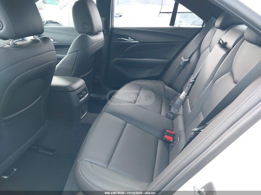 Cadillac CT4 2023 — миниатюра 8