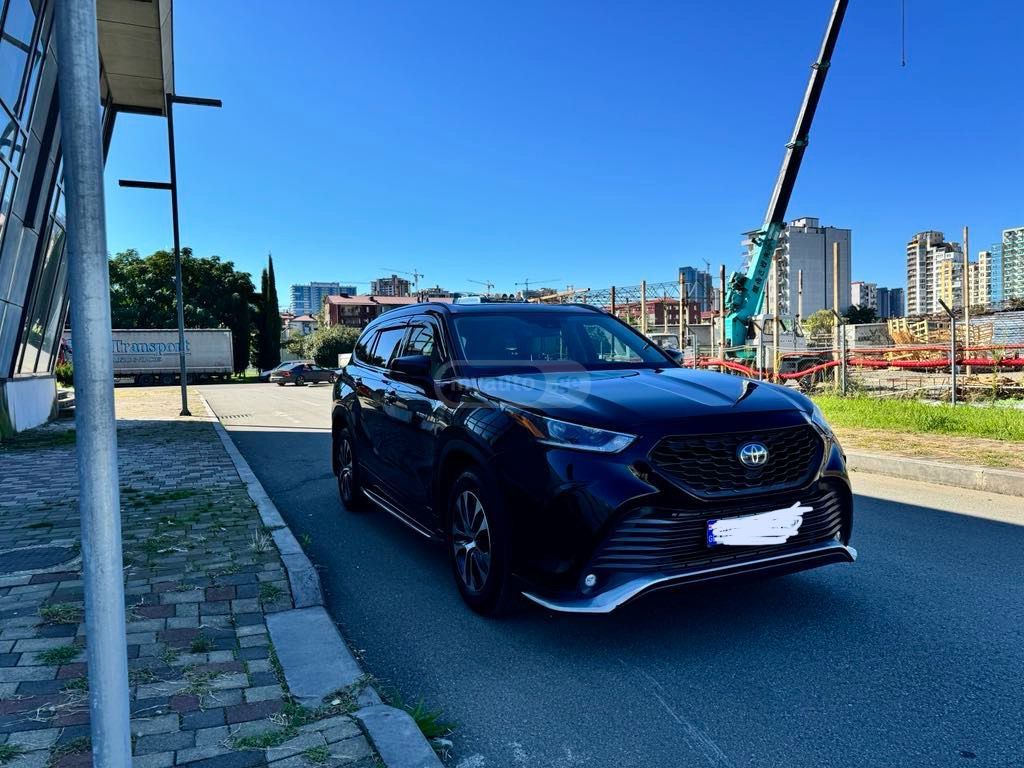 Toyota Highlander - фото 1