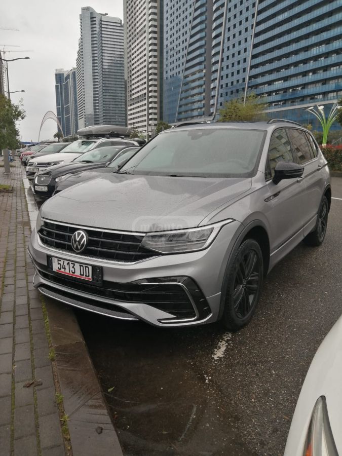 Volkswagen Tiguan - фото 1