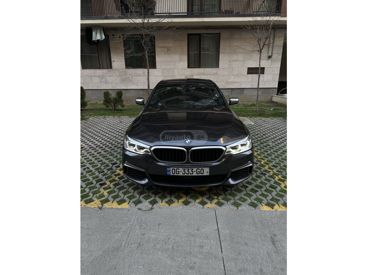 BMW M550 - фото 1