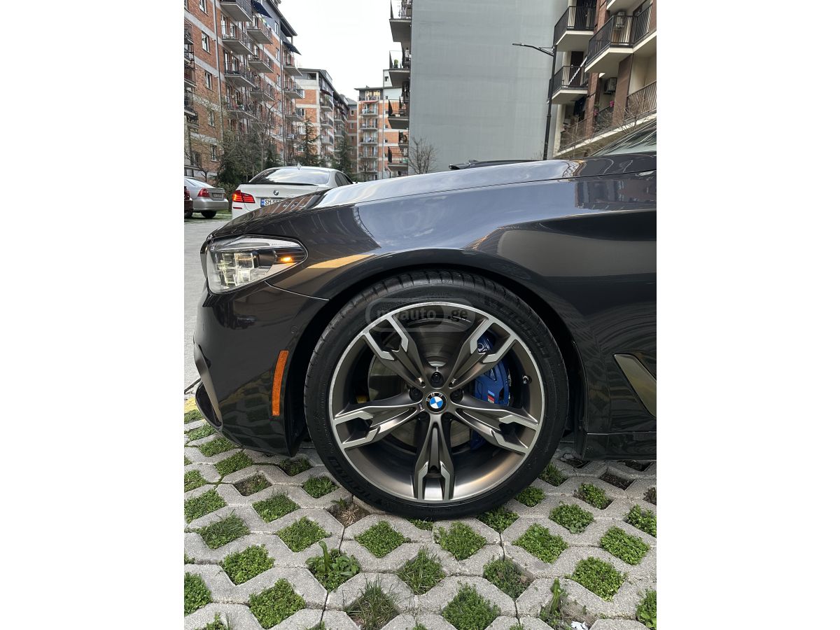 BMW M550 - фото 3