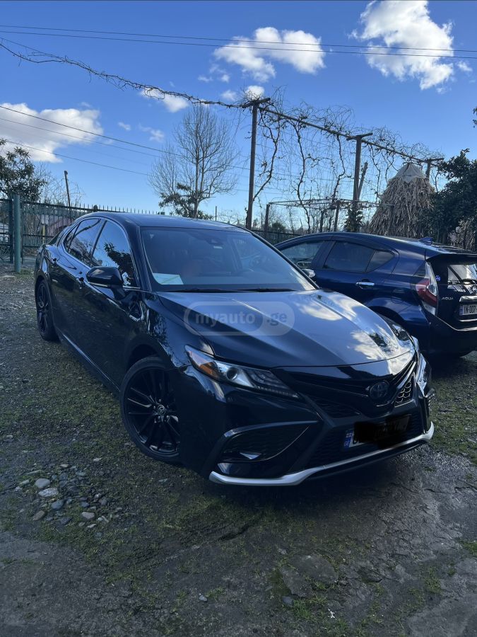 Toyota XSE 4dr Front-Wheel Drive Seda — миниатюра 2