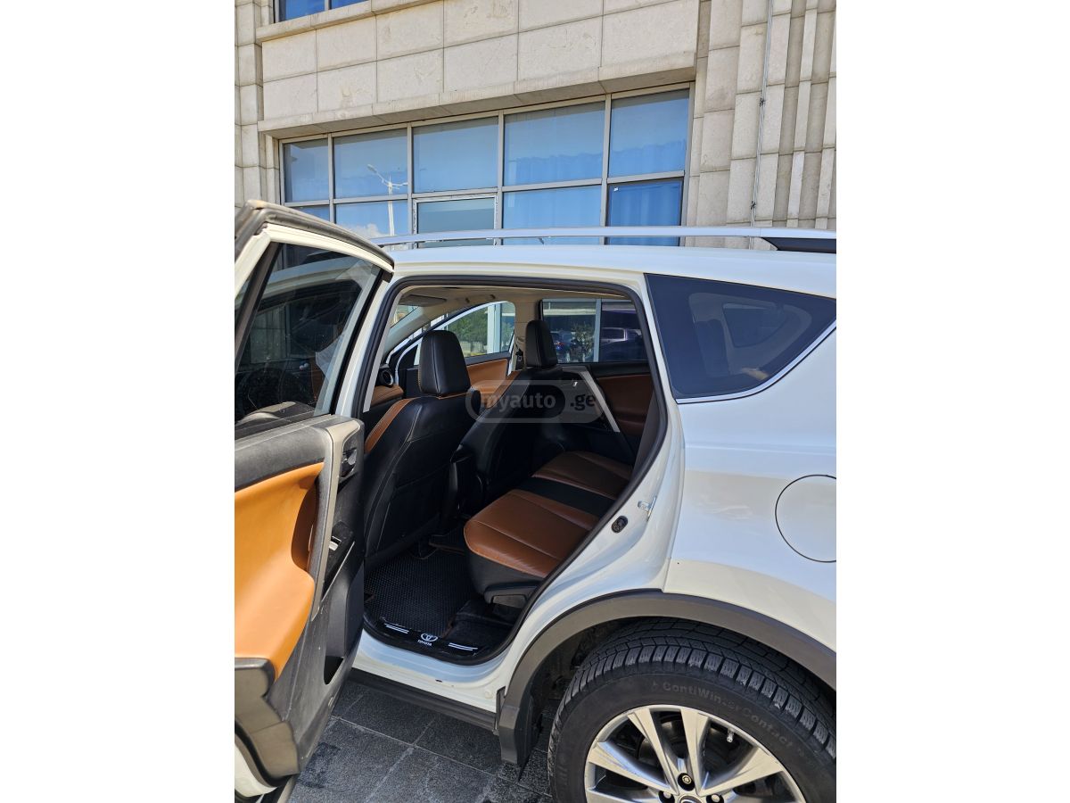 Toyota RAV 4 - фото 10