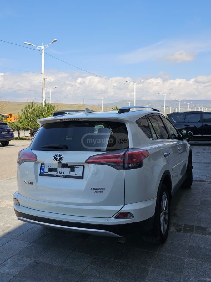 Toyota RAV 4 - фото 2