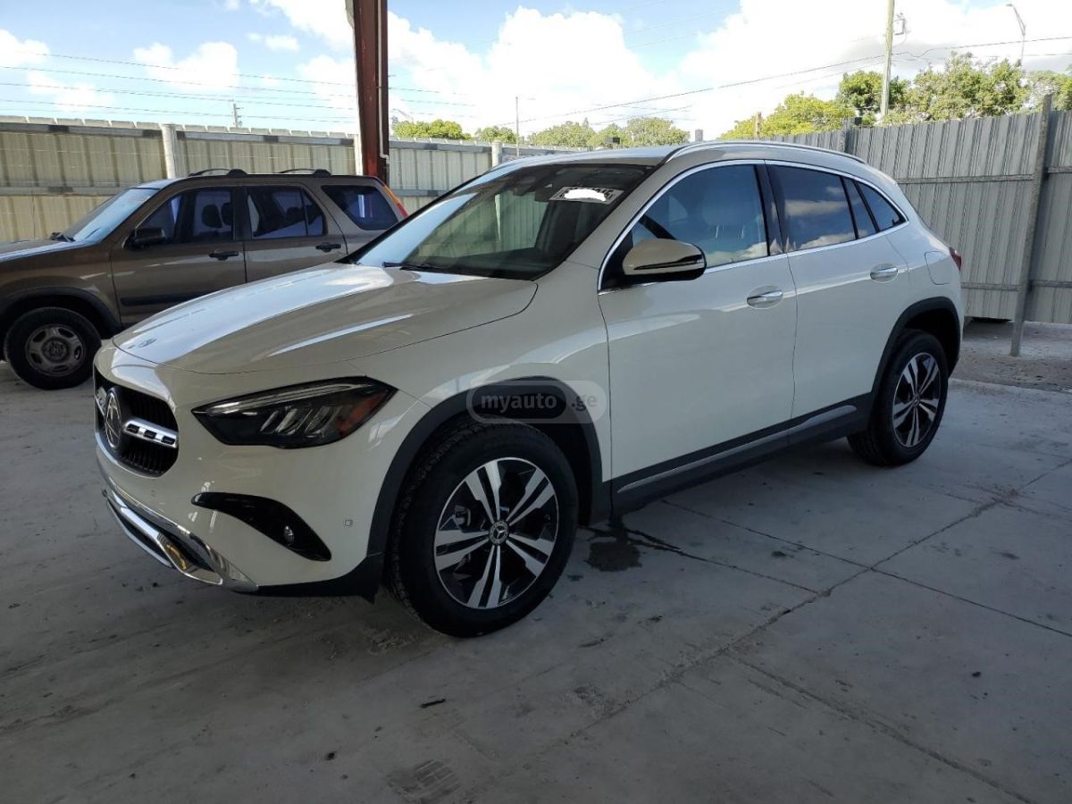 Mercedes-Benz GLA 250 - фото 1
