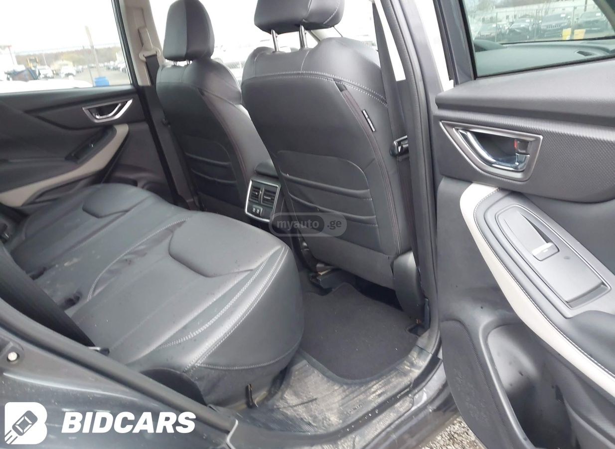 Subaru Limited 4dr All-Wheel Drive CV — миниатюра 6