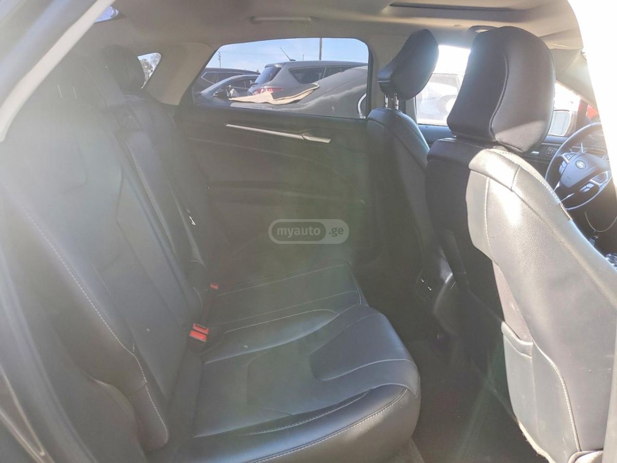 Ford Fusion - фото 10
