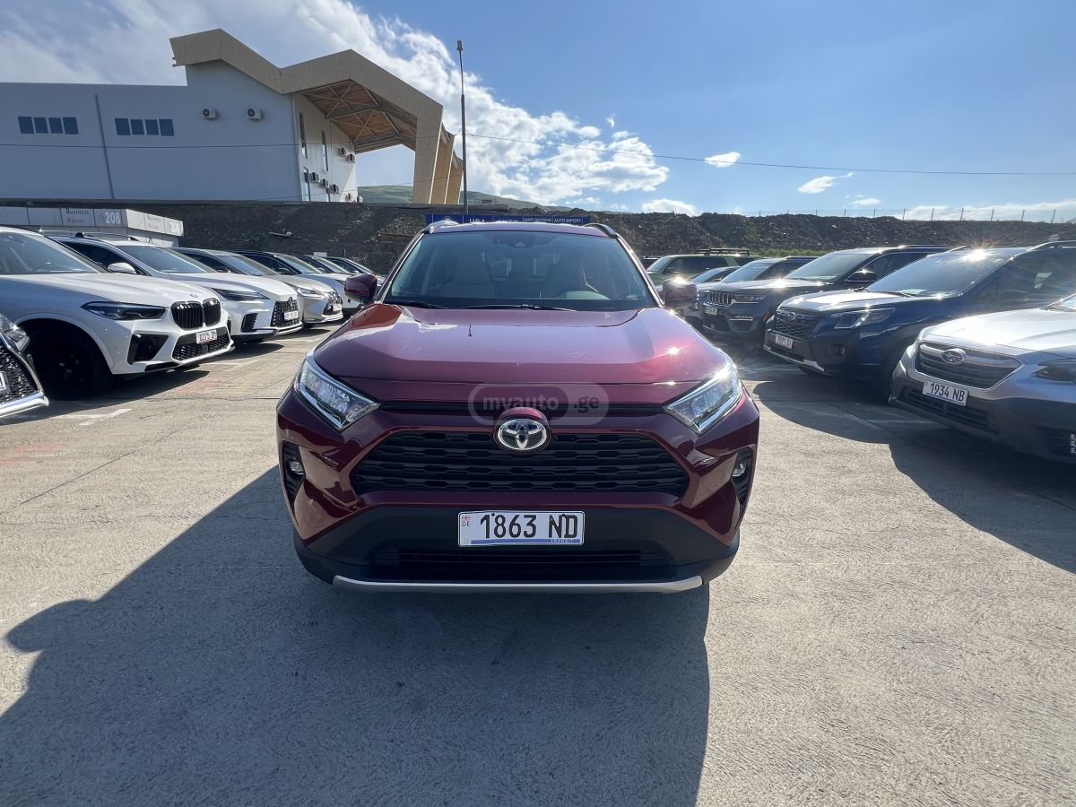 Toyota Rav 4 - фото 1