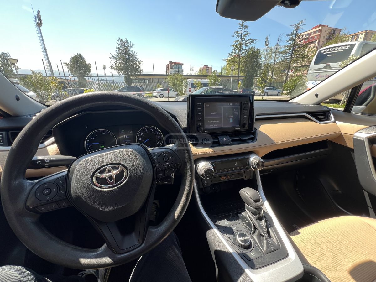 Toyota Rav 4 - фото 8
