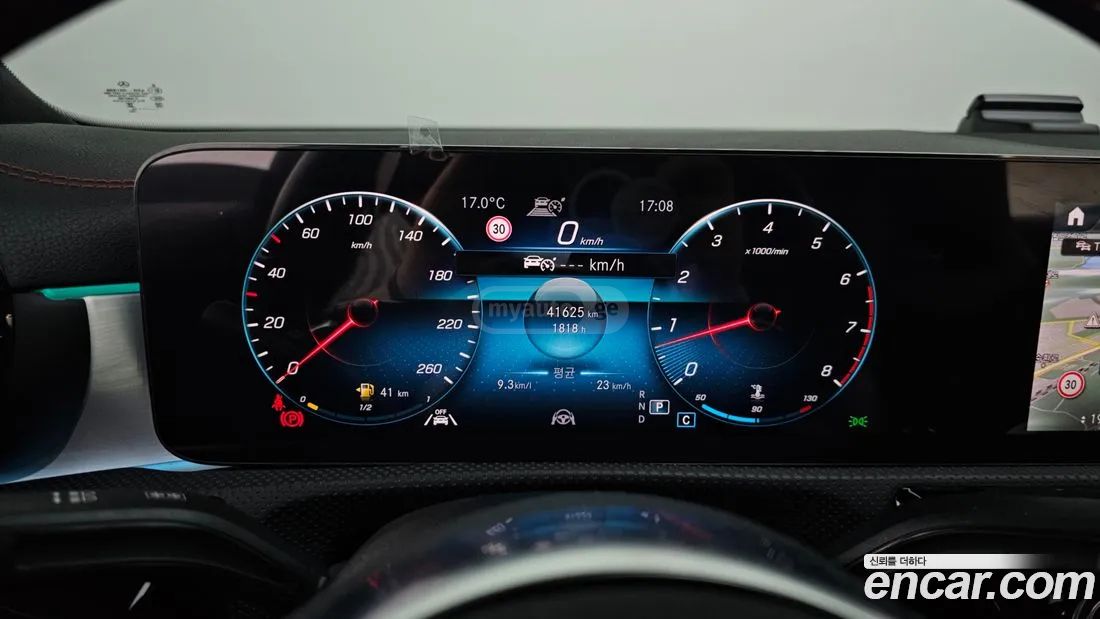 Mercedes-Benz CLA 35 AMG 2023 — миниатюра 8