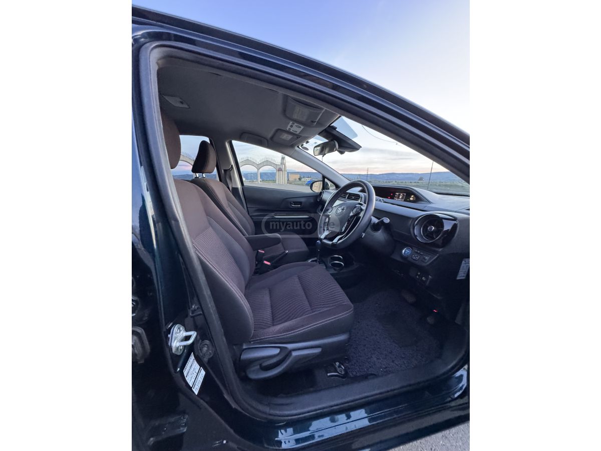 Toyota Aqua - фото 5