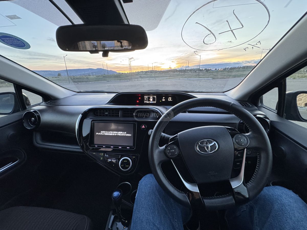 Toyota Aqua - фото 6