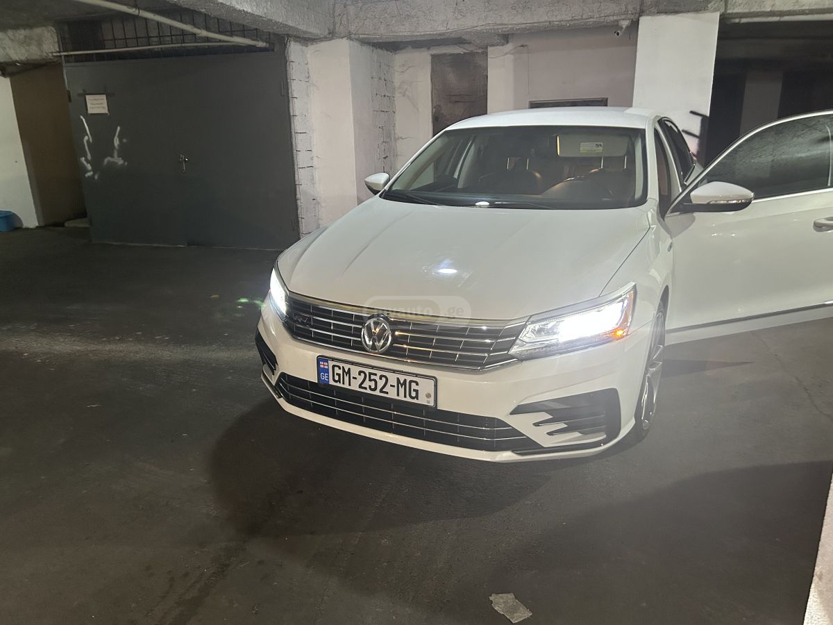 Volkswagen Passat - фото 6