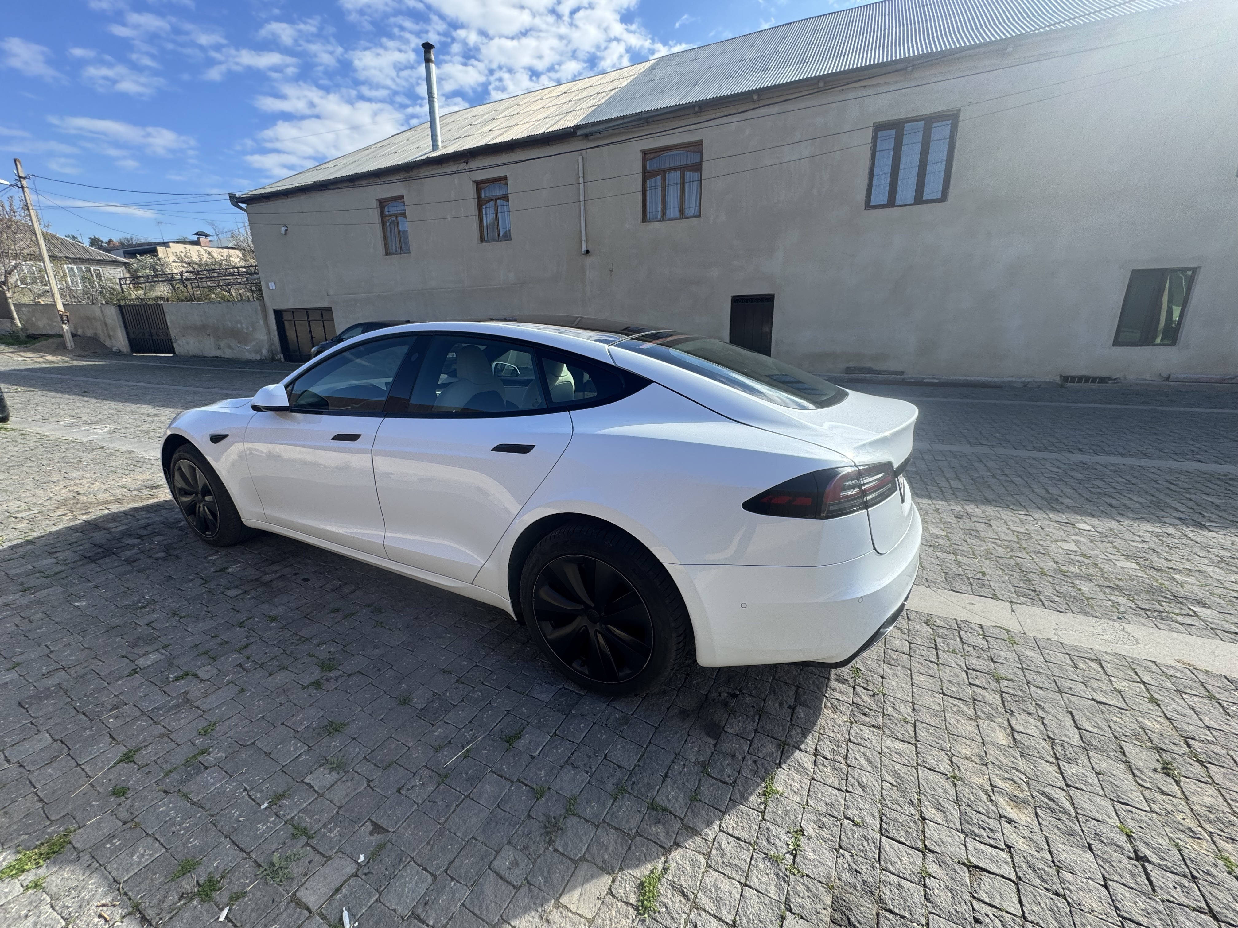 Tesla Model S 2022 — фото 3 купить в Москве