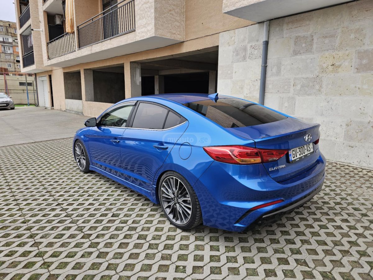 Hyundai Elantra - фото 5